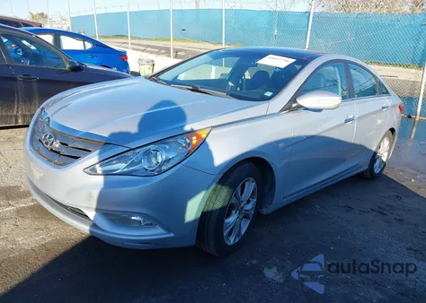 2013 Hyundai Sonata Limited z USA, uszkodzony, nr VIN 5NPEC4AC4DH557094